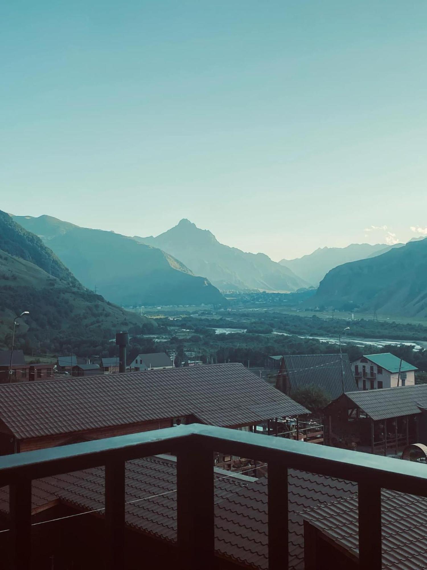 Отель Melodia Kazbegi Экстерьер фото